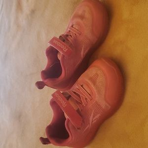 Pink reebok tennies